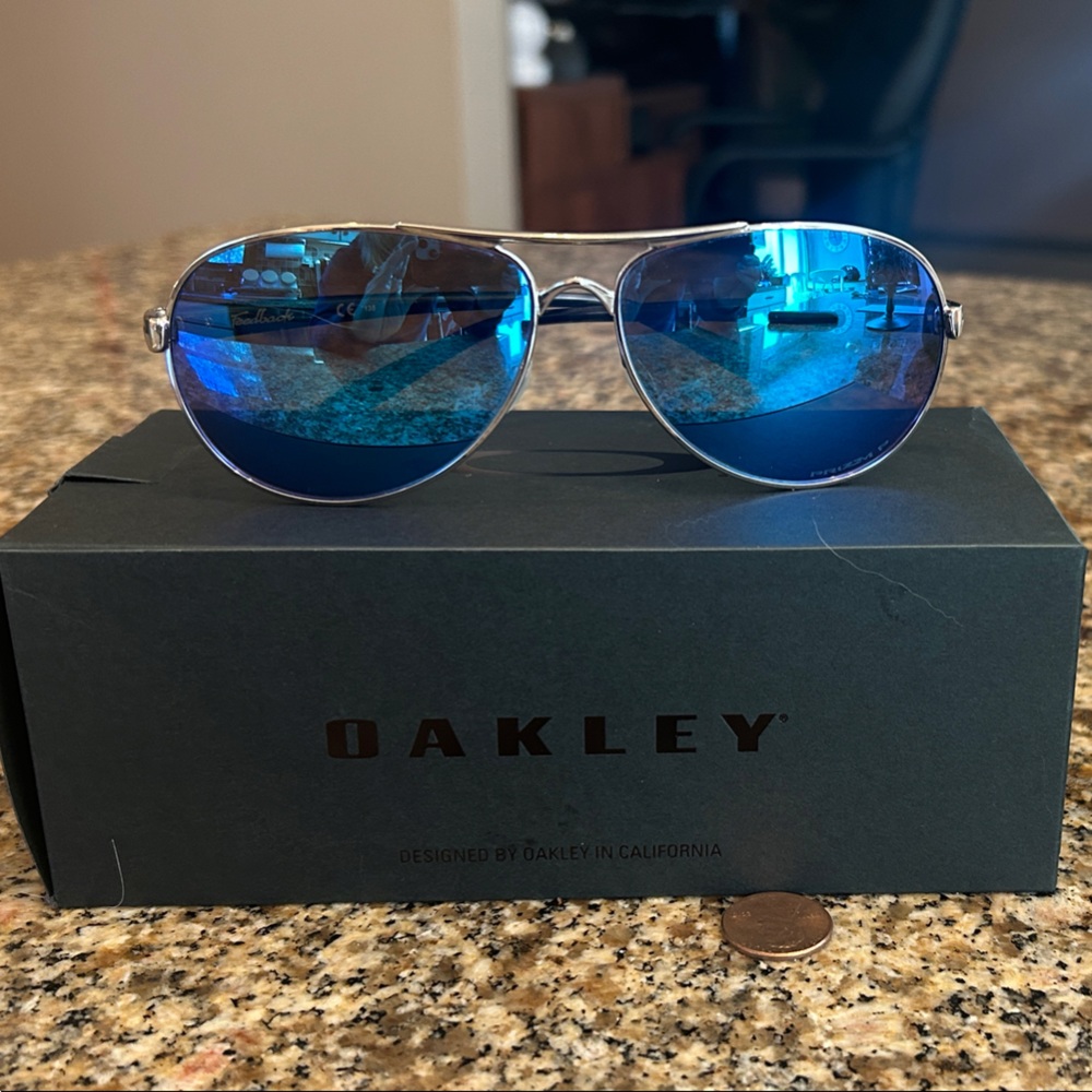 Oakley Feedback Polarized Prizm Sapphire Blue Aviator Sunglasses